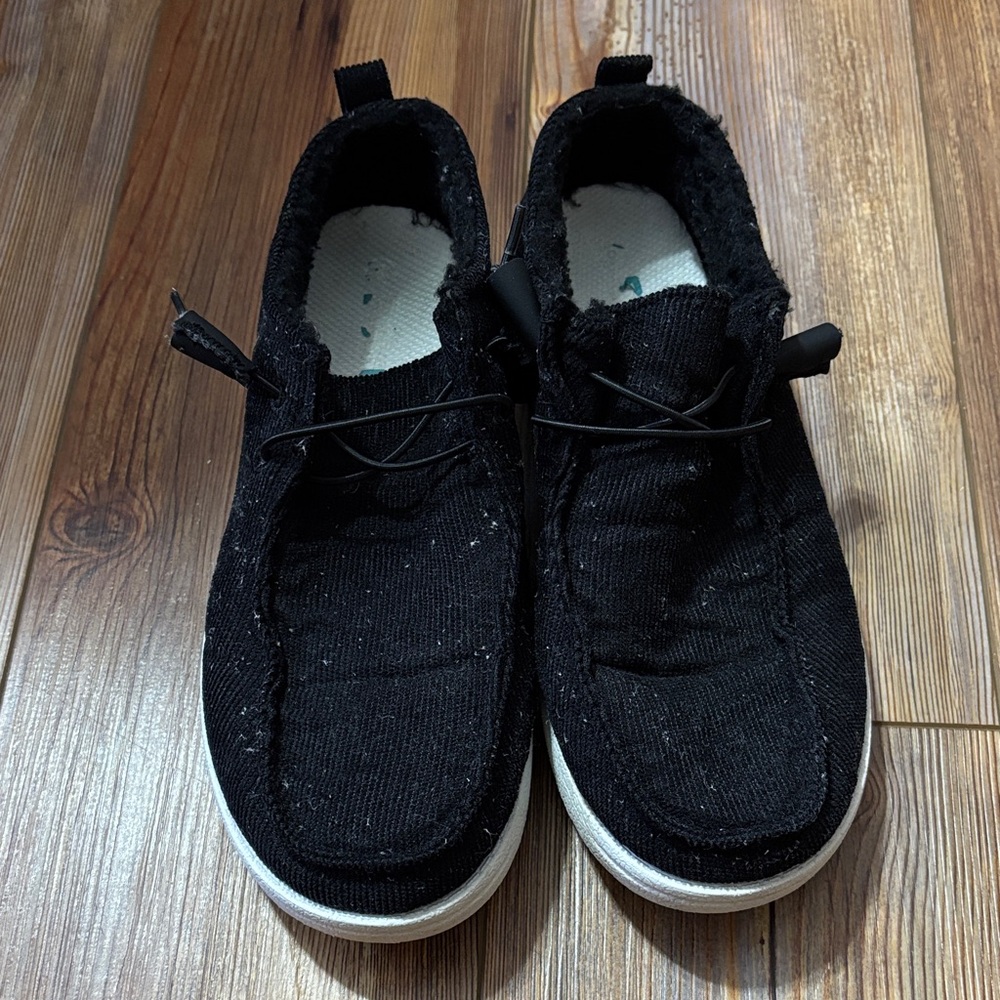Women’s Black Casual Shoes with soft lining